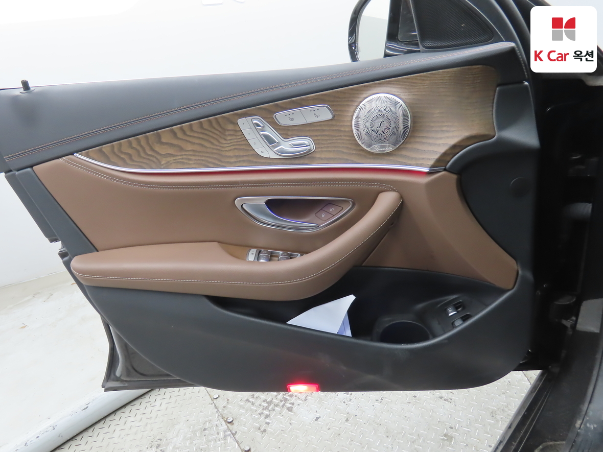 메르세데스-벤츠 E-클래스 2023 - 이미지 8