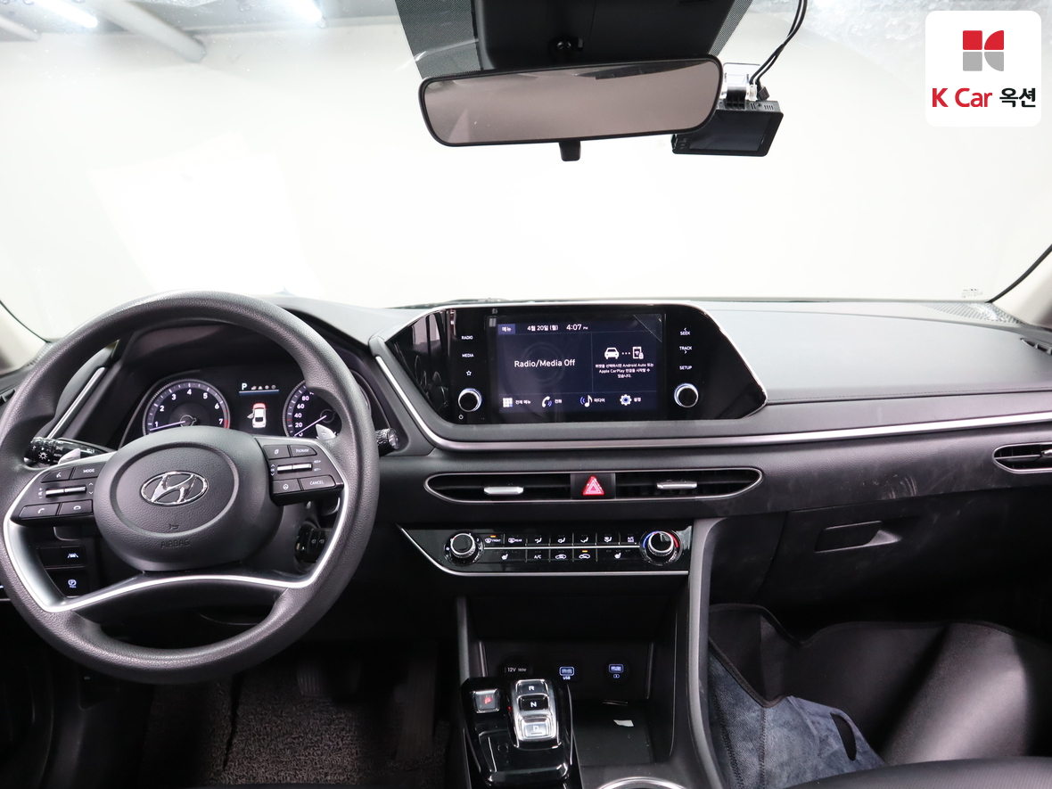 Hyundai Sonata 2022 - Image 3