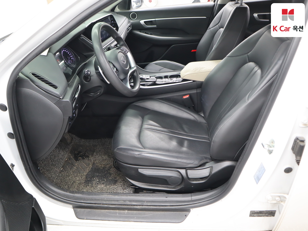 Hyundai Sonata 2022 - Image 18