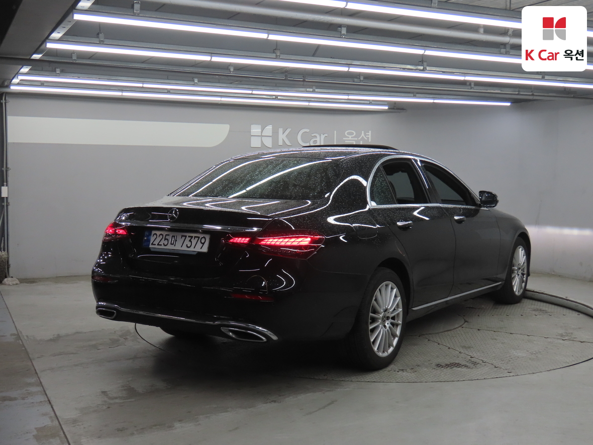 메르세데스-벤츠 E-클래스 2023 - 이미지 2