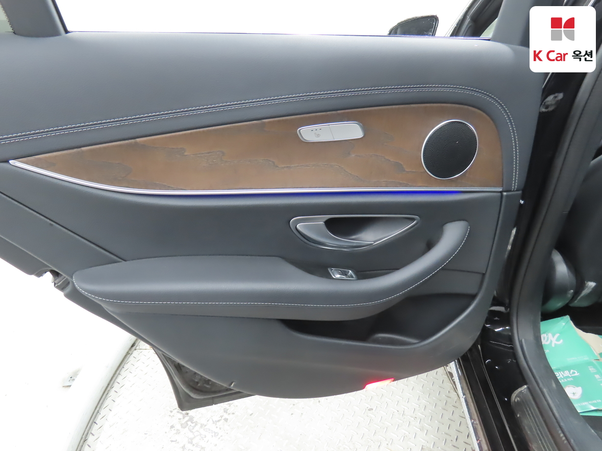 메르세데스-벤츠 E-클래스 2023 - 이미지 25