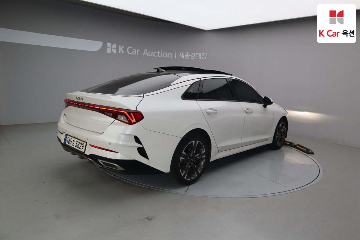 Kia K5 - 2