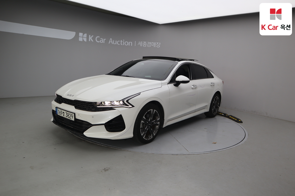 Kia K5 - 1