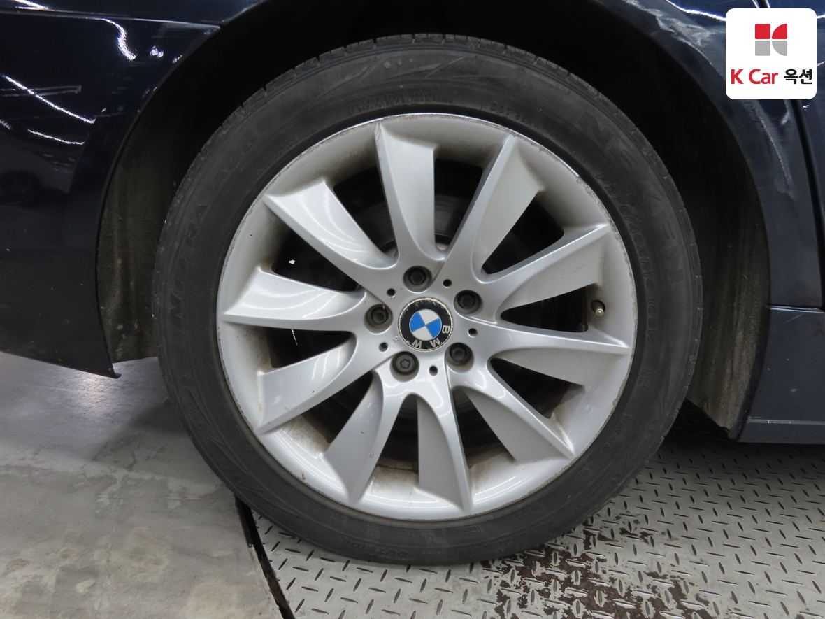 BMW 5 Series - 41