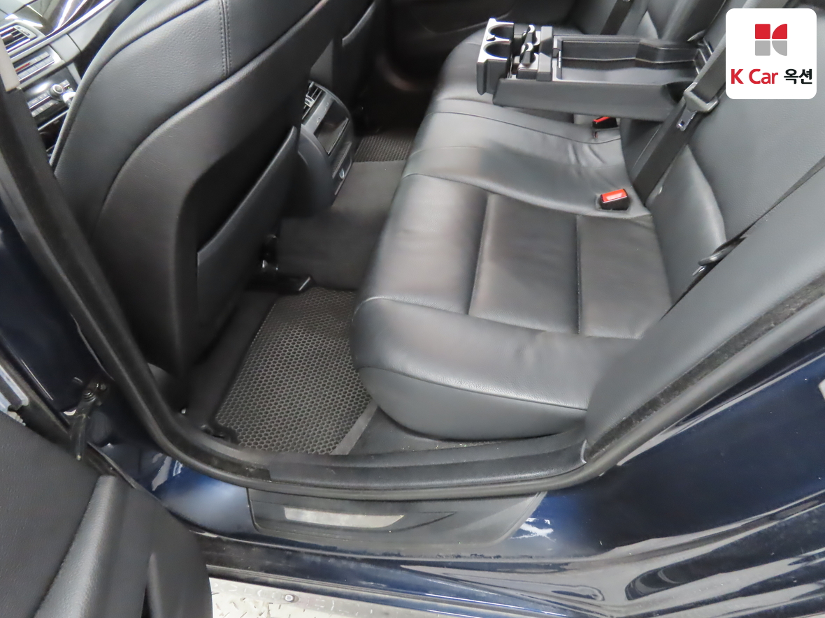 BMW 5 Series - 25