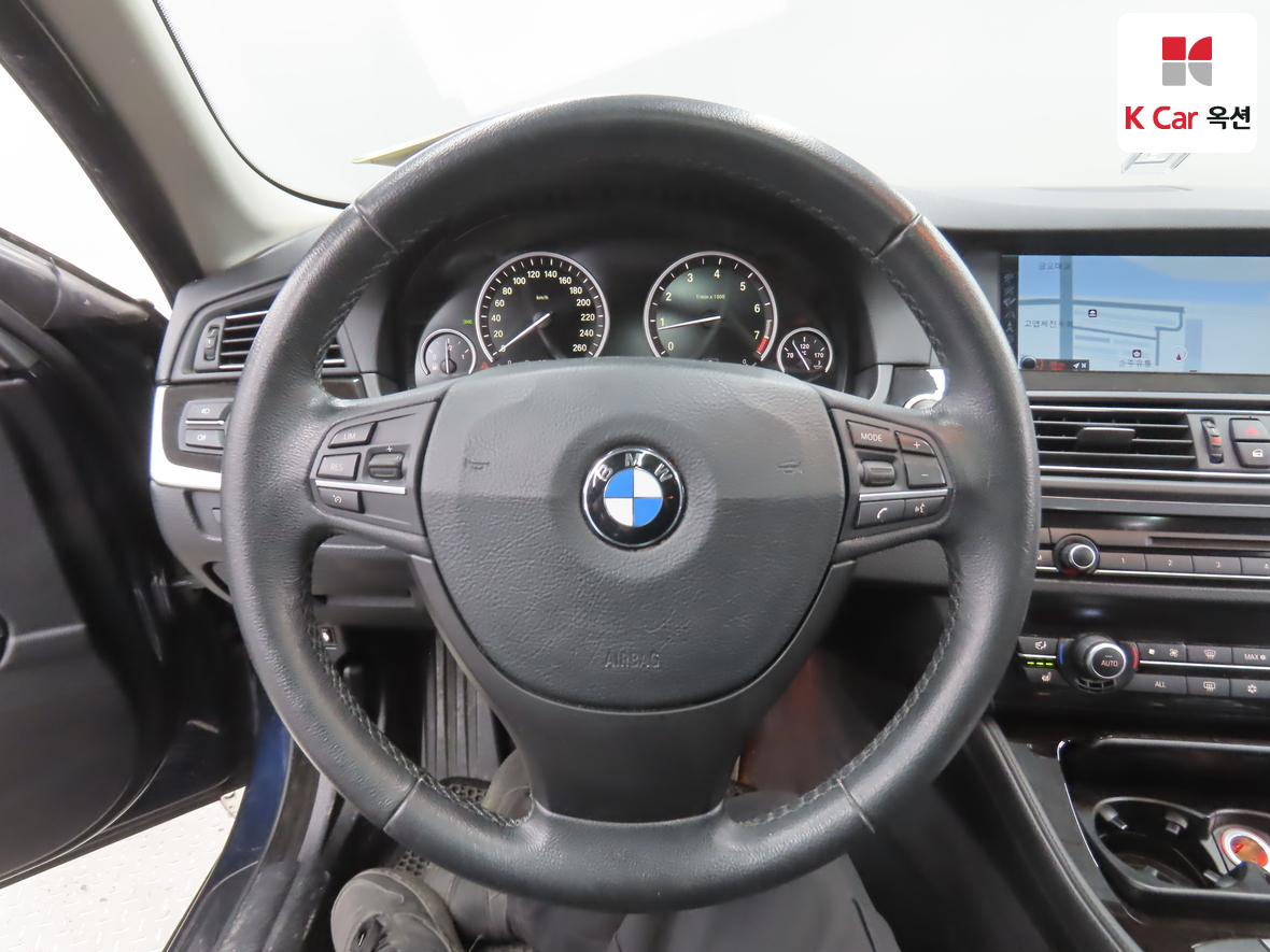 BMW 5 Series - 10
