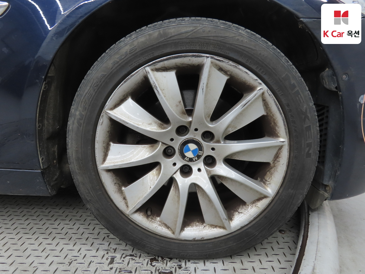 BMW 5 Series - 40