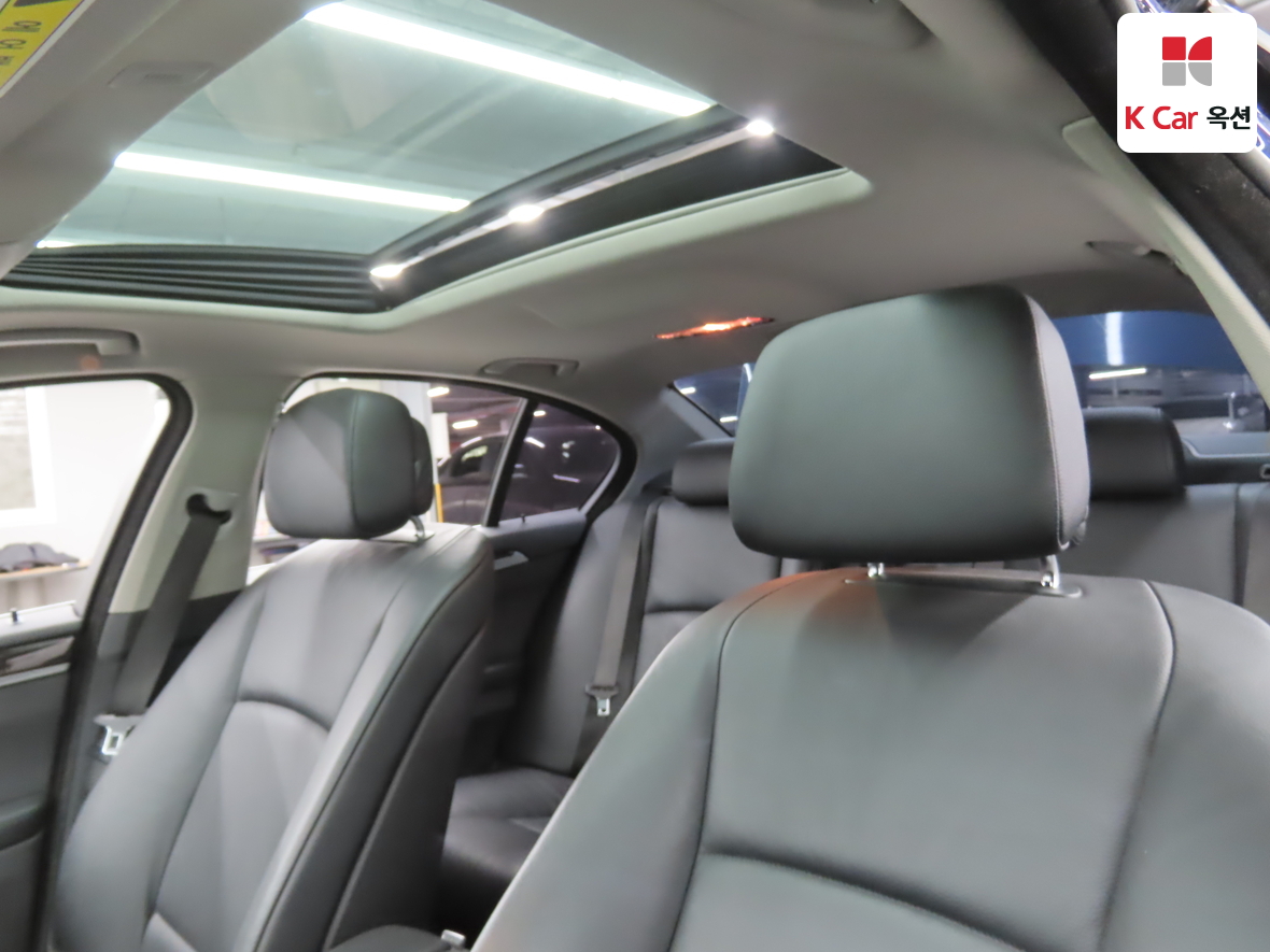 BMW 5 Series - 19
