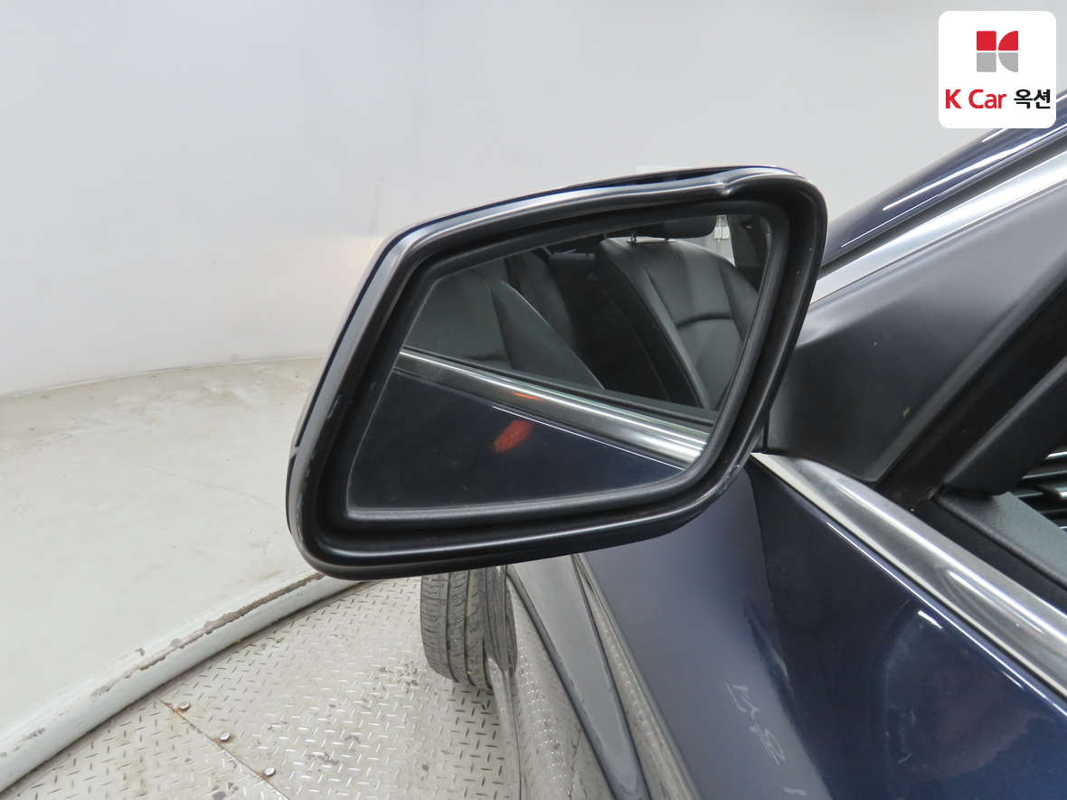BMW 5 Series - 21