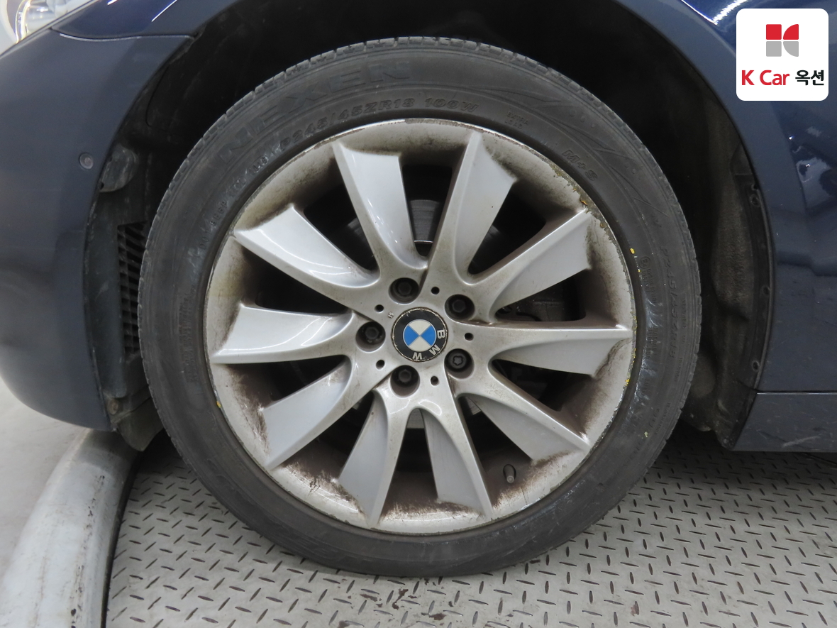 BMW 5 Series - 43