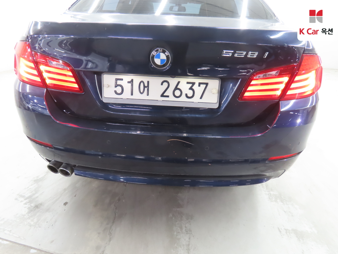 BMW 5 Series - 37