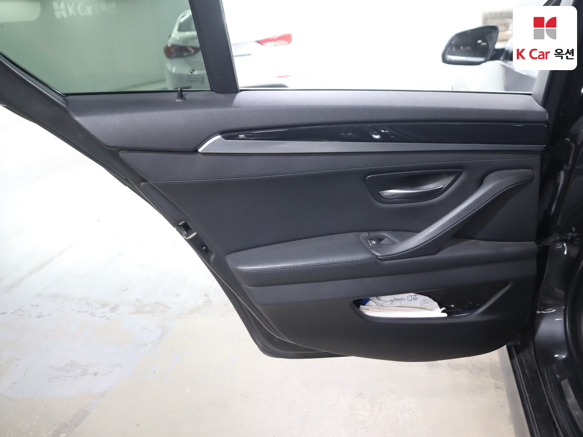 BMW 5 시리즈 - 24