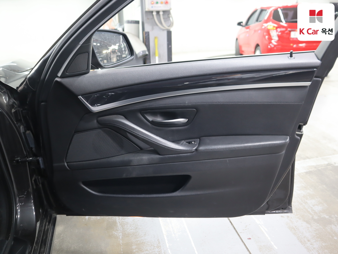 BMW 5 시리즈 - 32