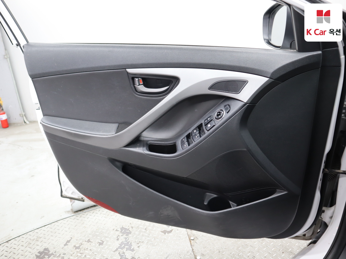 Hyundai Elantra 2014 - Image 8