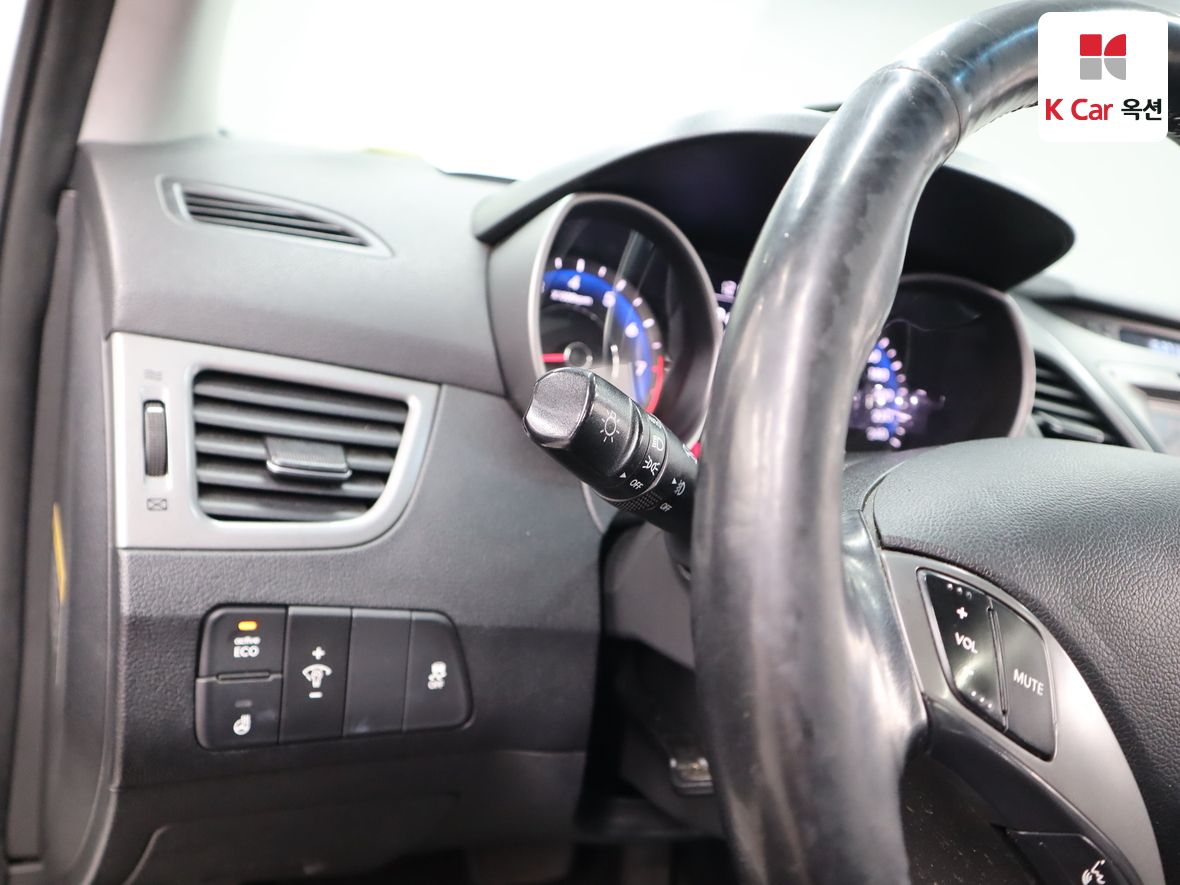 Hyundai Elantra 2014 - Image 9