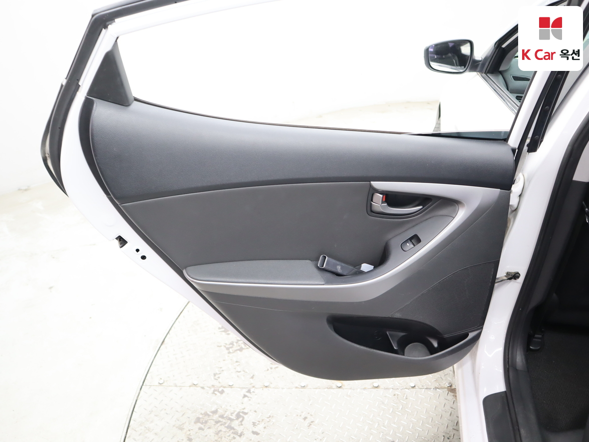 Hyundai Elantra 2014 - Image 24
