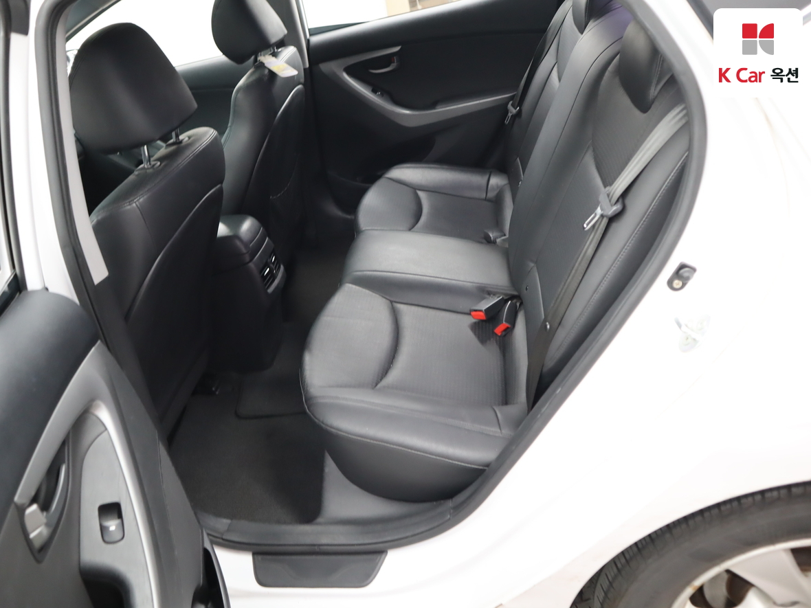 Hyundai Elantra 2014 - Image 25