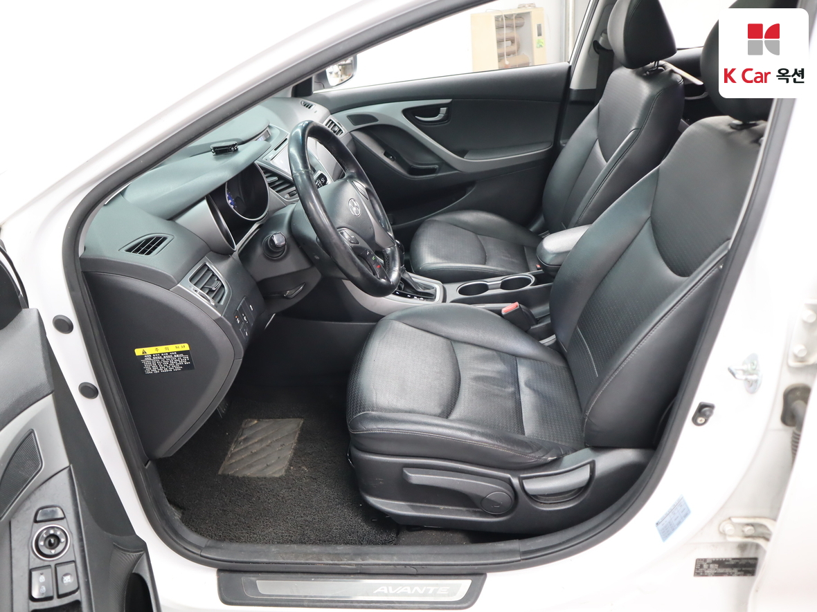 Hyundai Elantra 2014 - Image 17