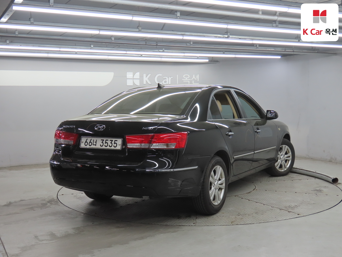 Hyundai Sonata 2008 - Image 2