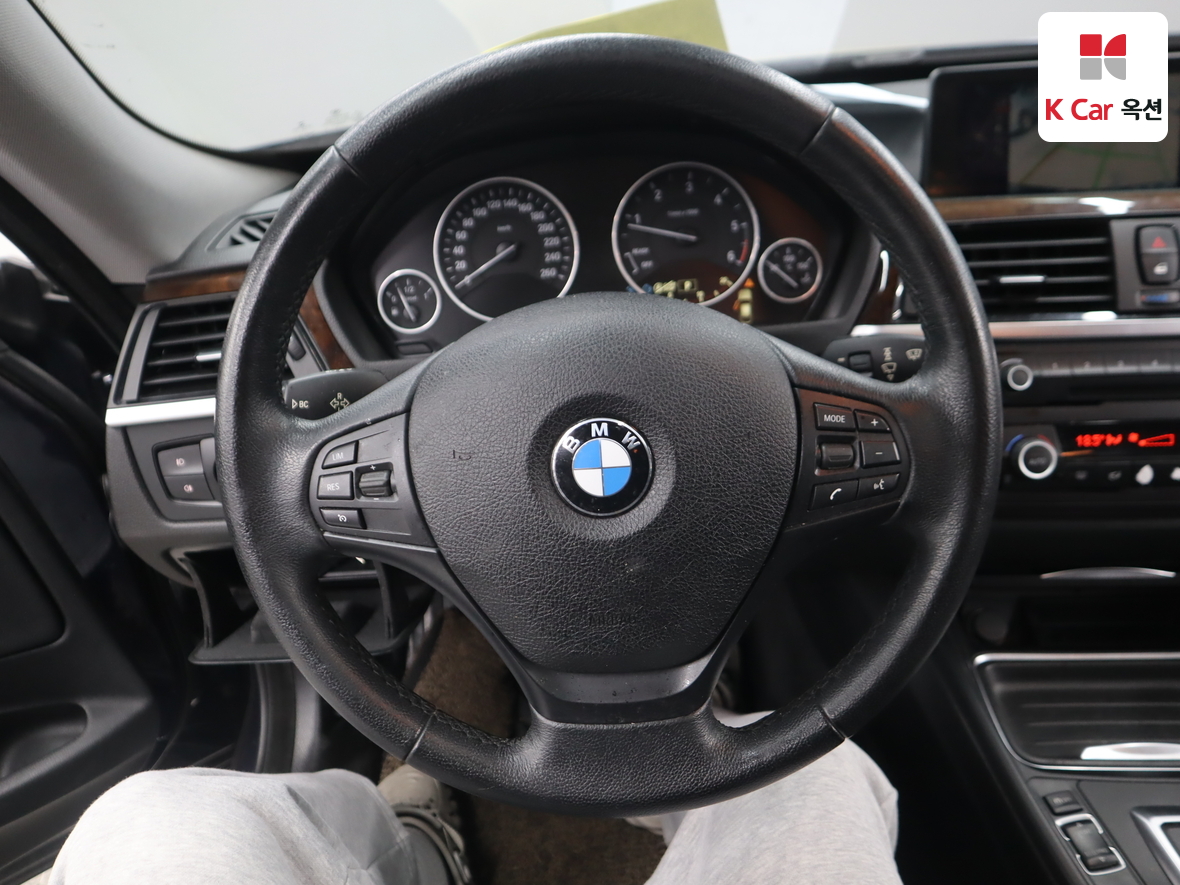 BMW 3 Series - 10
