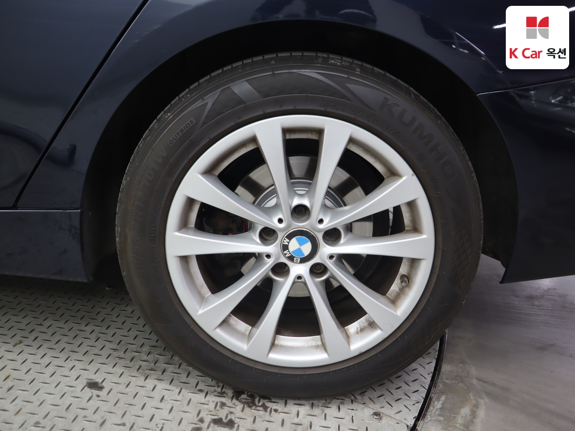 BMW 3 Series - 54
