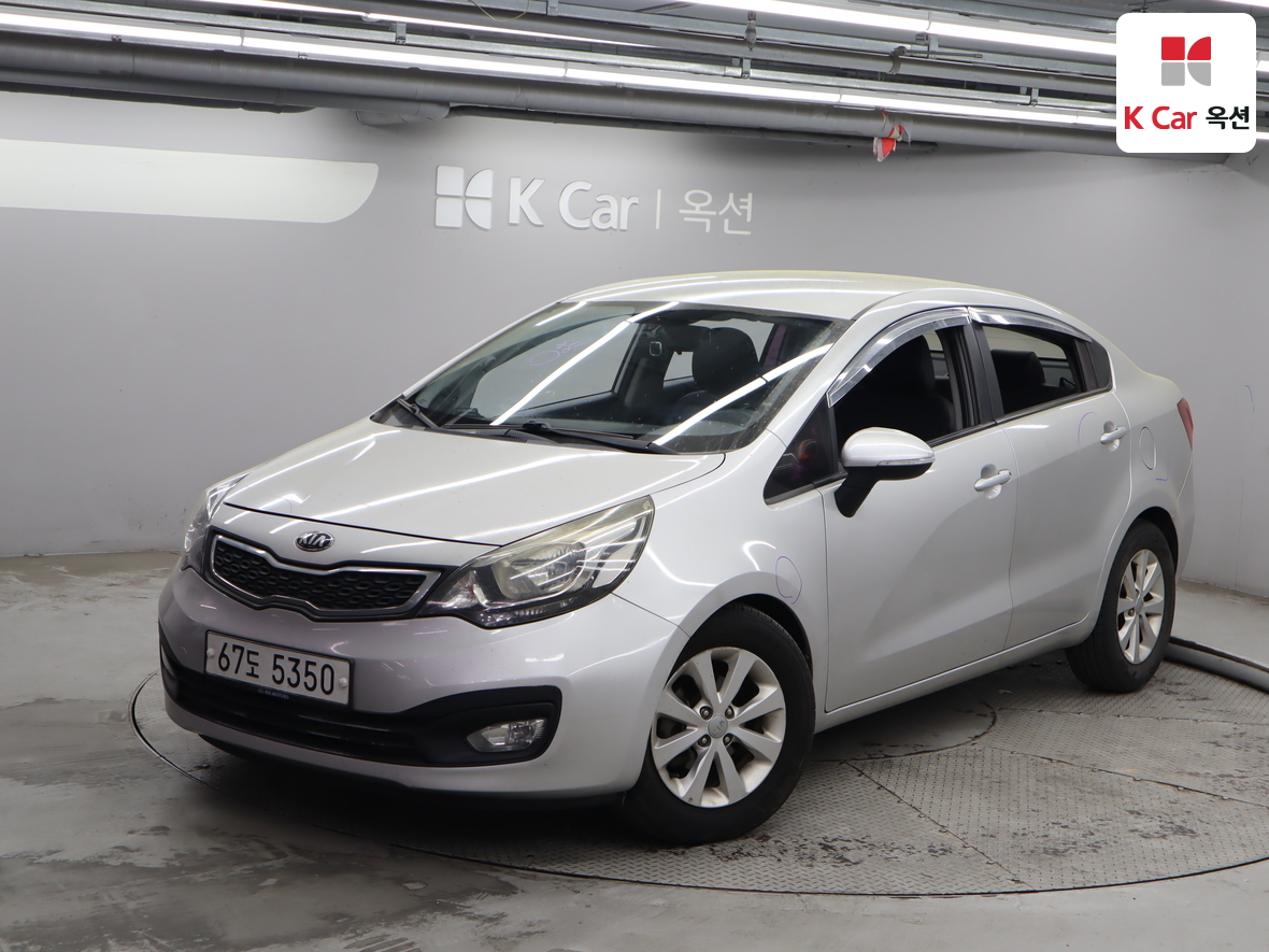 Kia Pride 2014 - Image 1