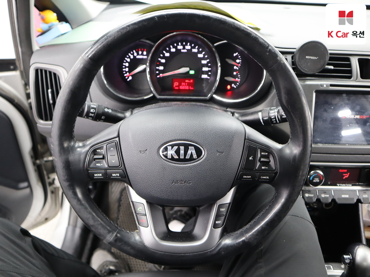 Kia Pride 2014 - Image 10