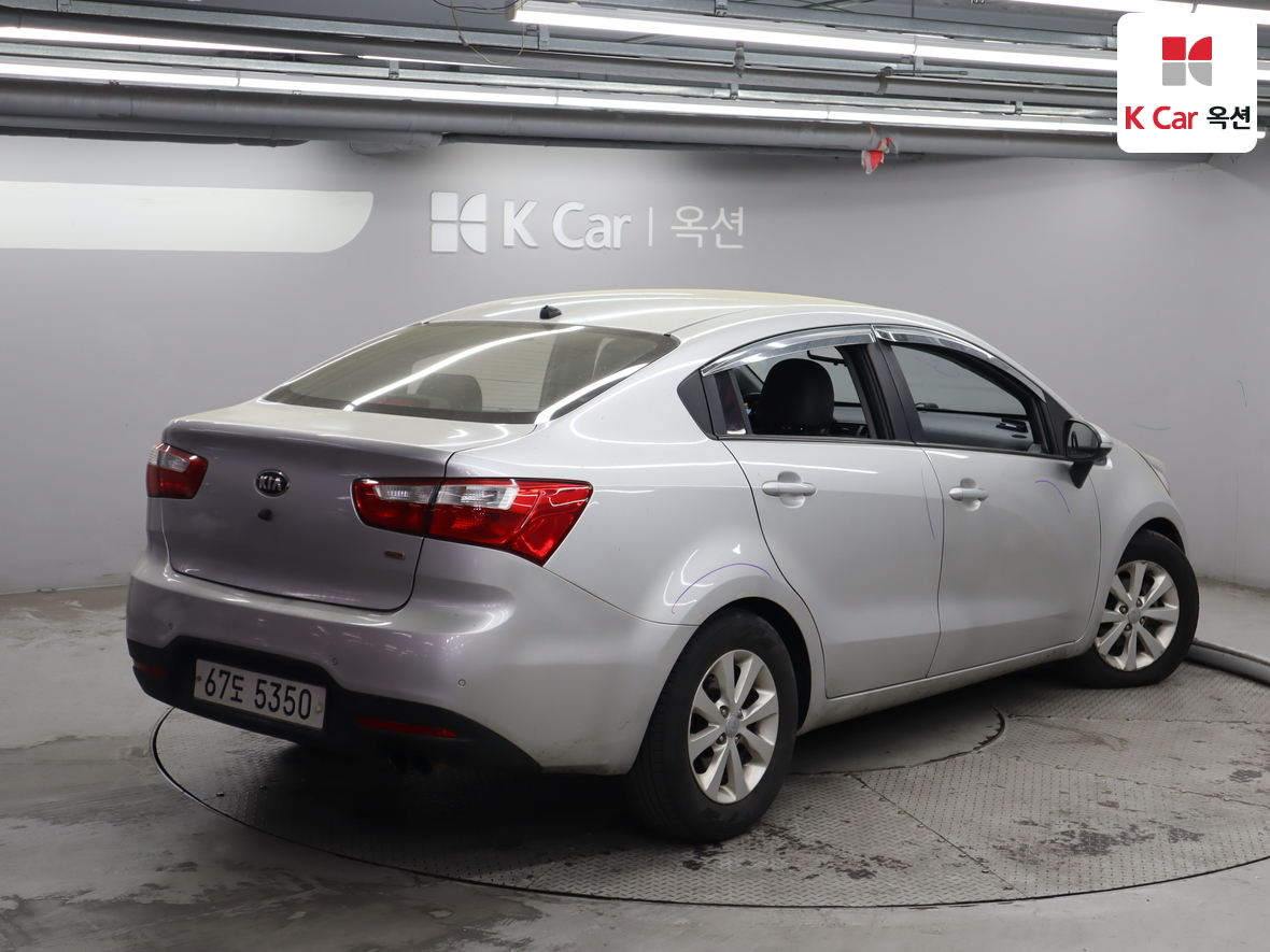 Kia Pride 2014 - Image 2