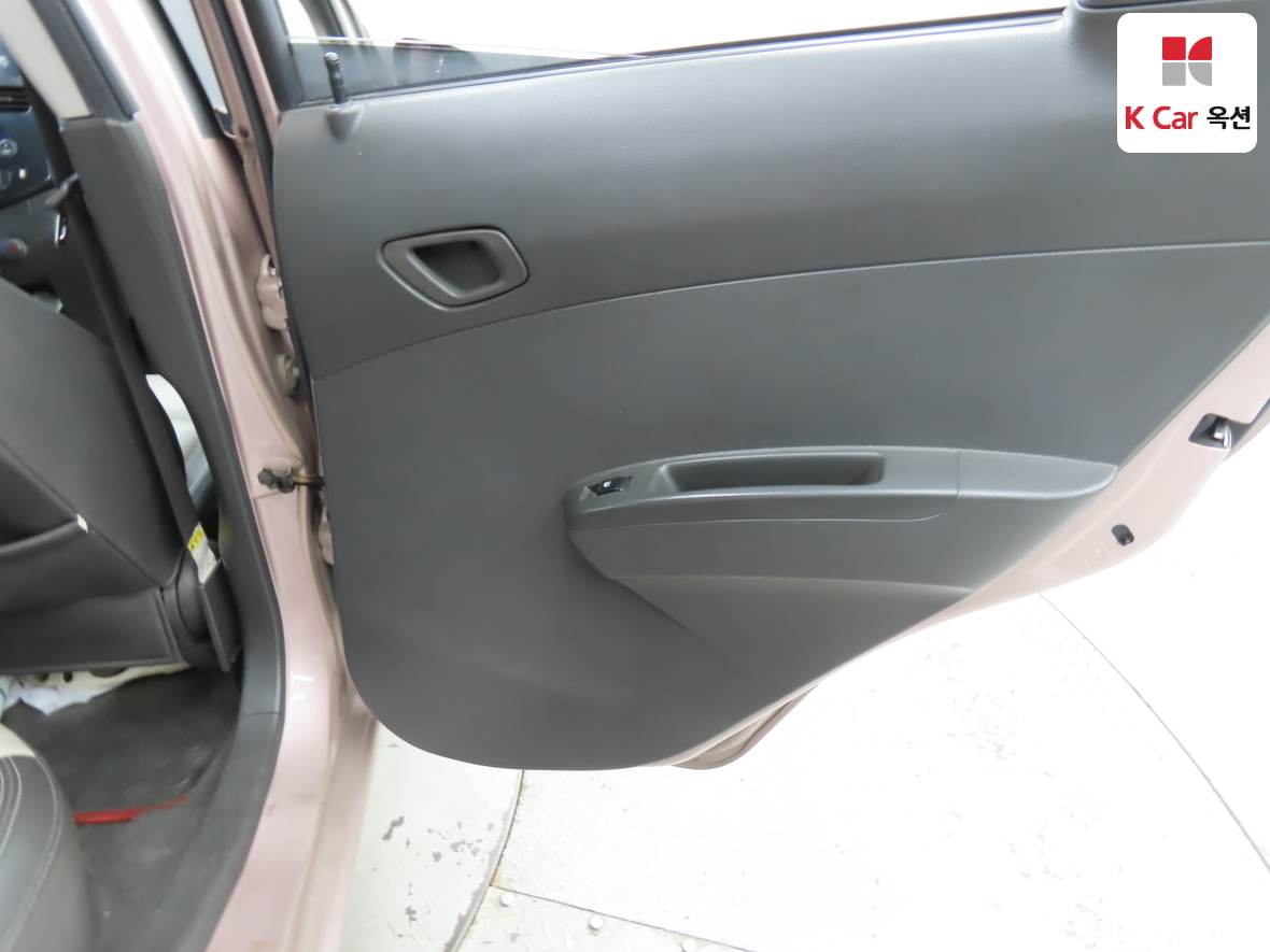 جنرال موتورز كوريا سبارك 2012 - صورة 27