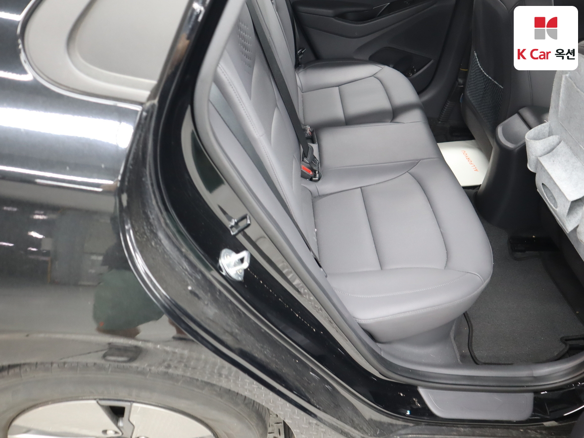 Hyundai Ioniq - 27