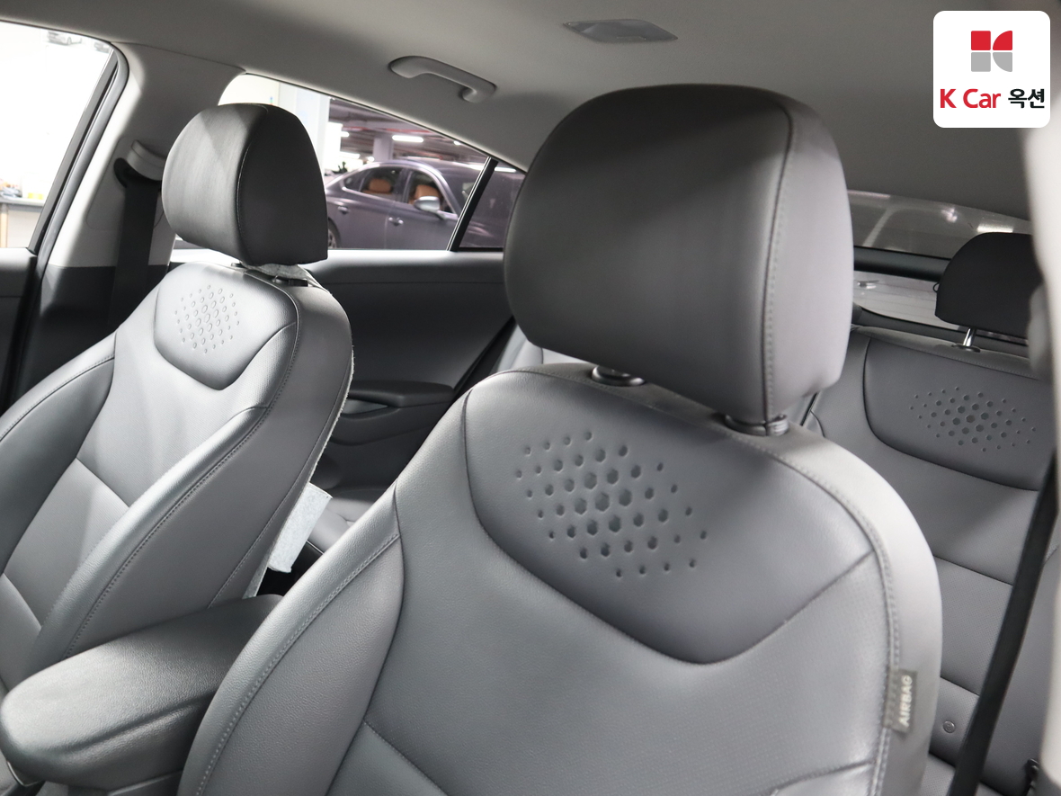 Hyundai Ioniq - 19