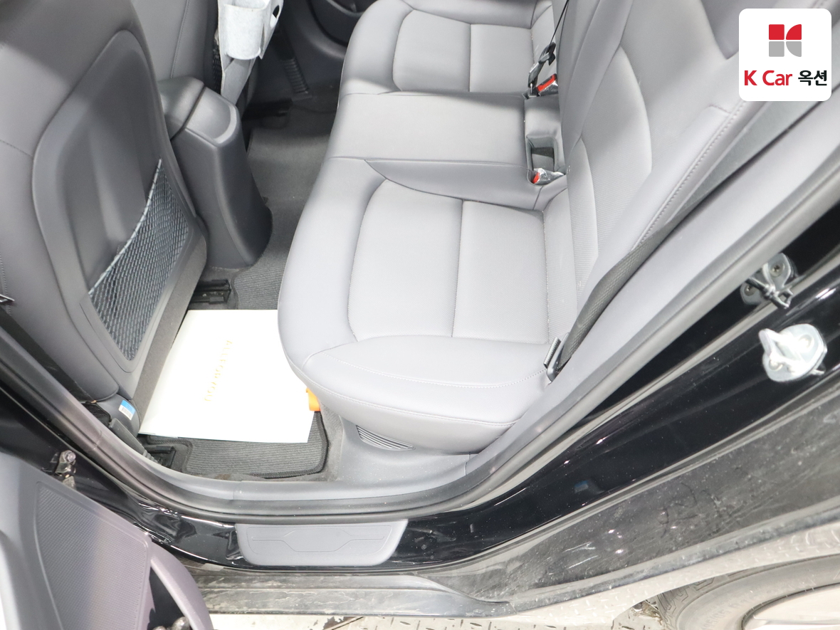 Hyundai Ioniq - 22