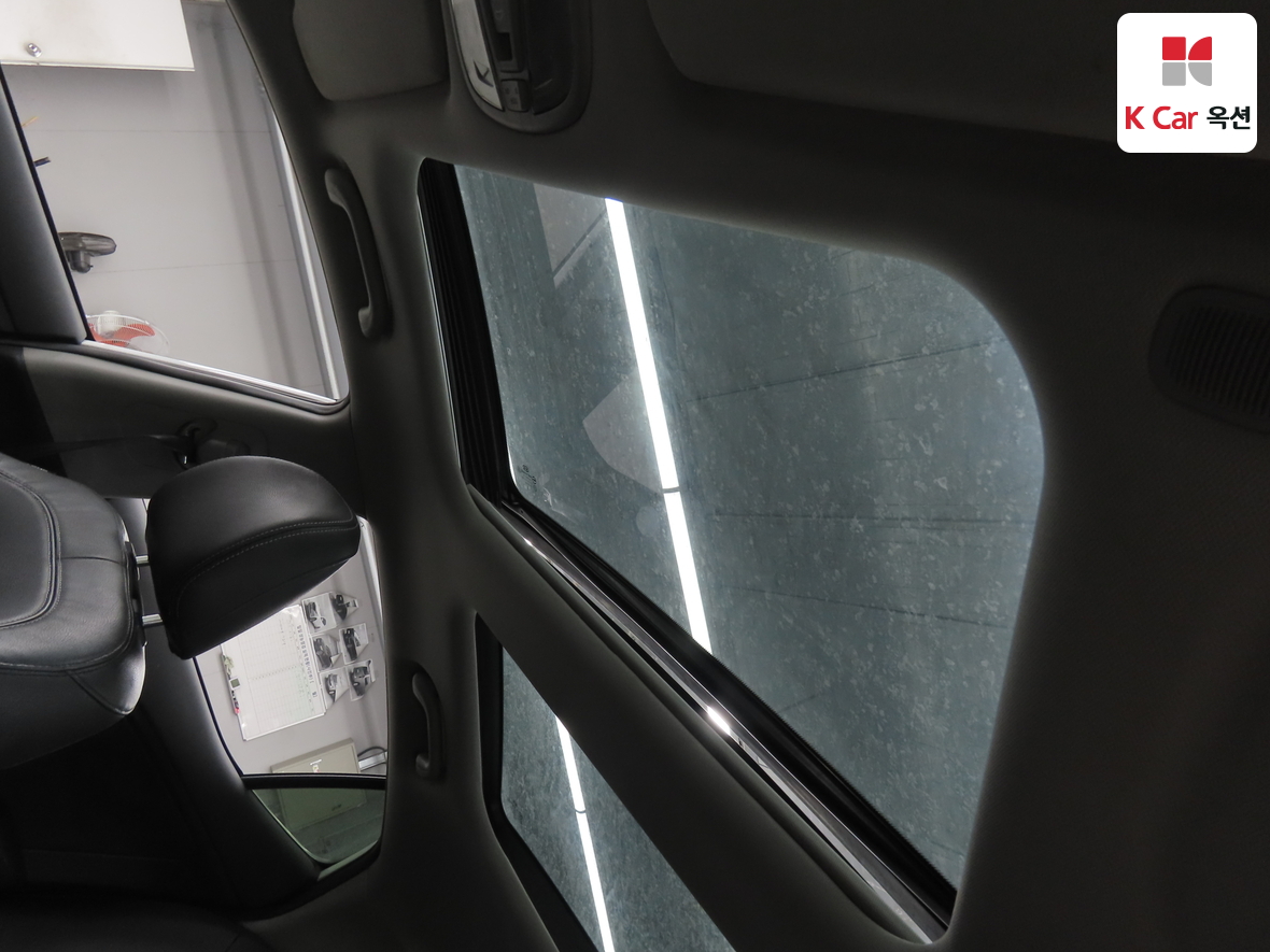 Kia K5 2011 - Image 22