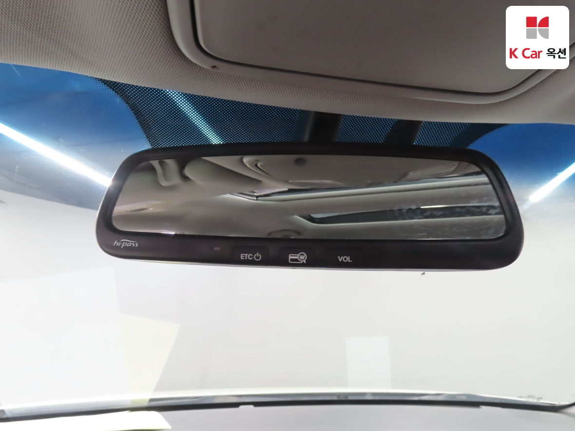 Kia K5 2011 - Image 13