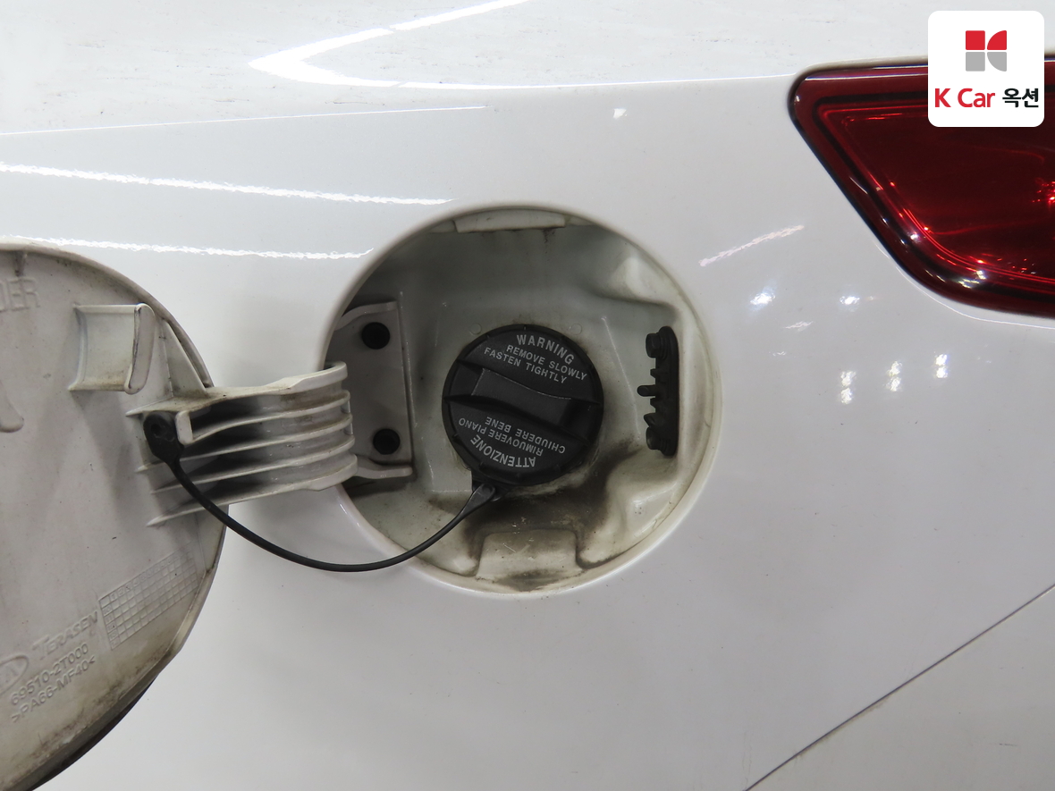 Kia K5 2011 - Image 27