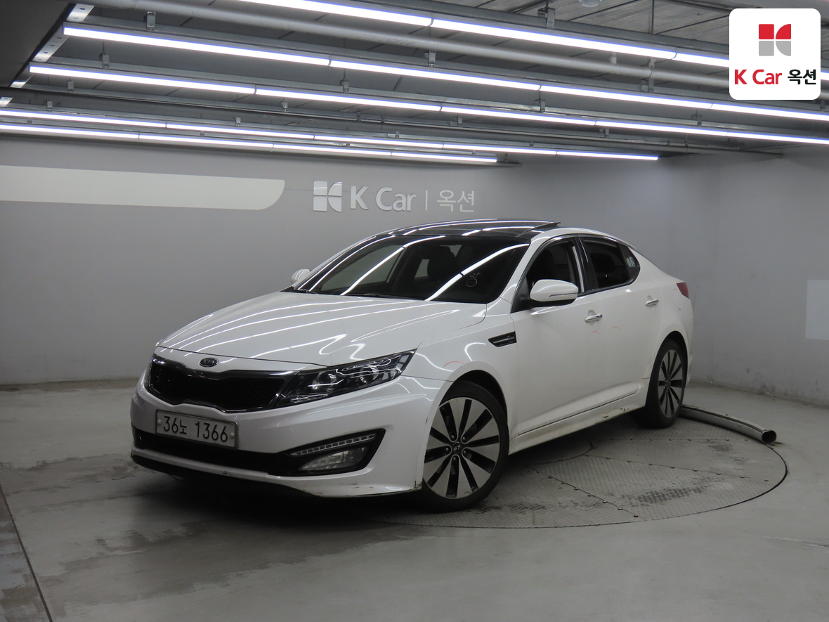 Kia K5 2011 - Image 1