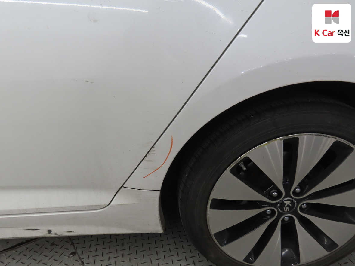 Kia K5 2011 - Image 41