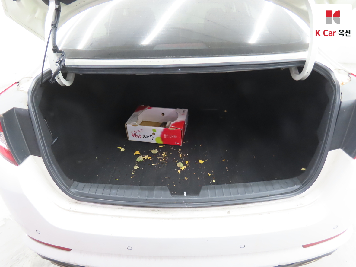 Kia K5 2011 - Image 28