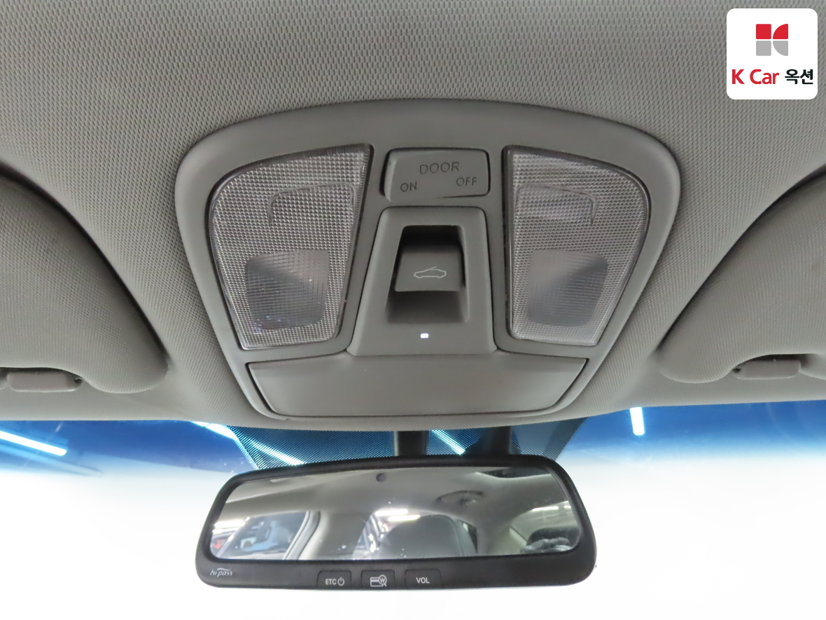 Kia K5 2011 - Image 12