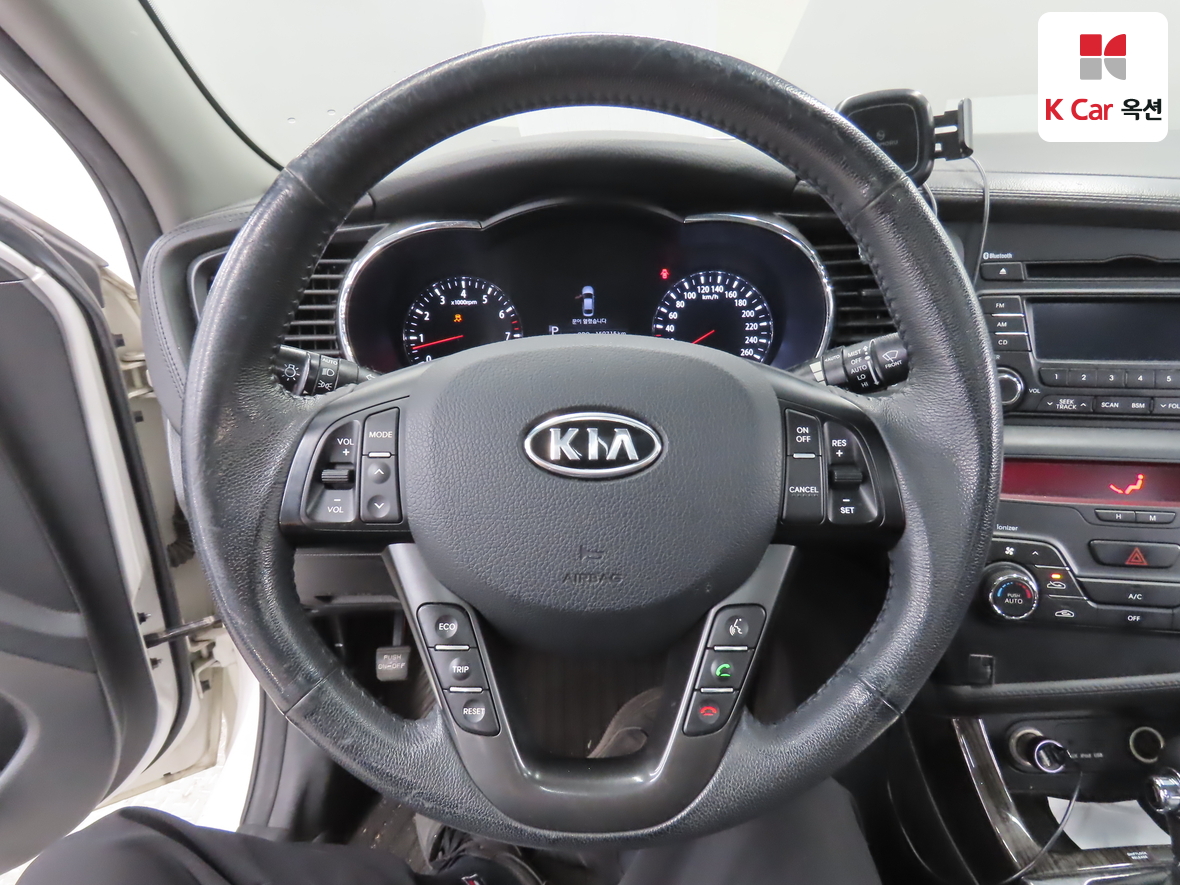 Kia K5 2011 - Image 10