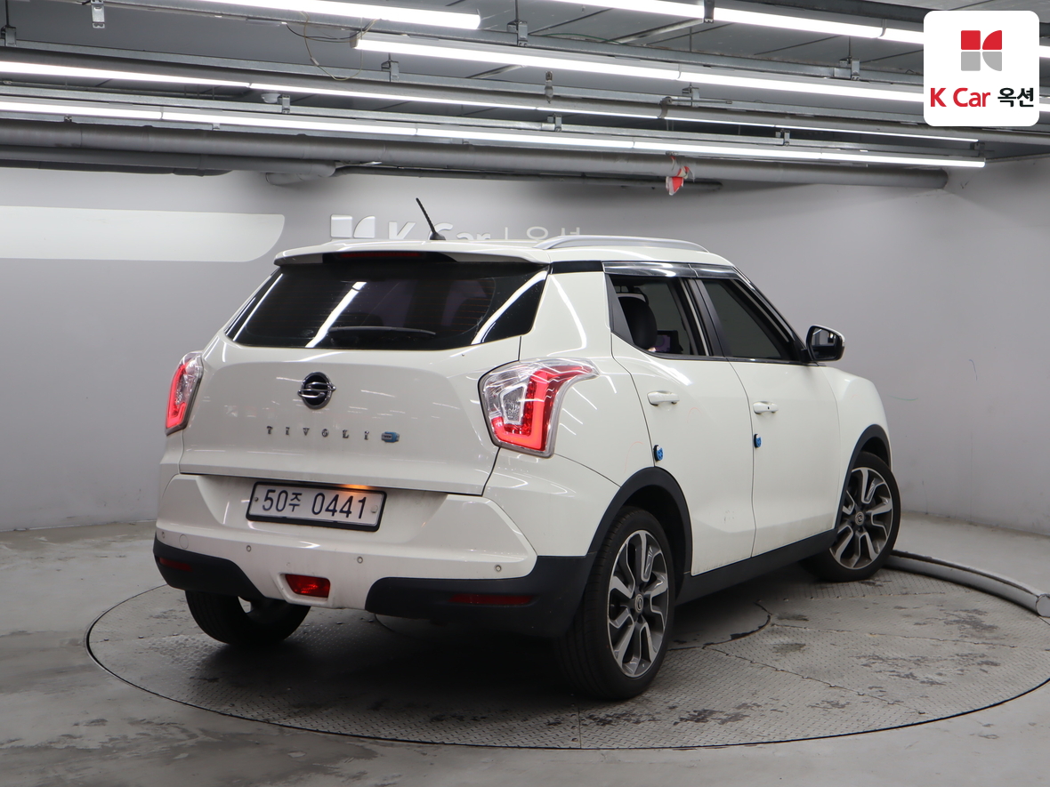 KG Mobility Tivoli 2016 - Image 2