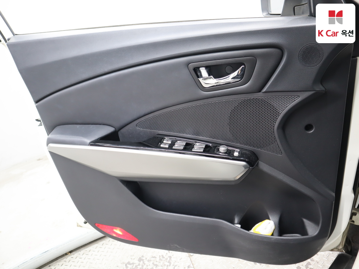 KG Mobility Tivoli 2016 - Image 8