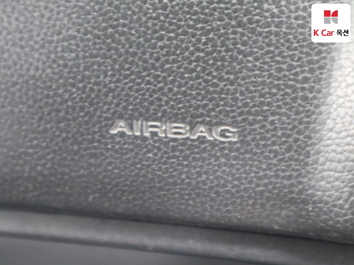 KG Mobility Tivoli 2016 - Image 32