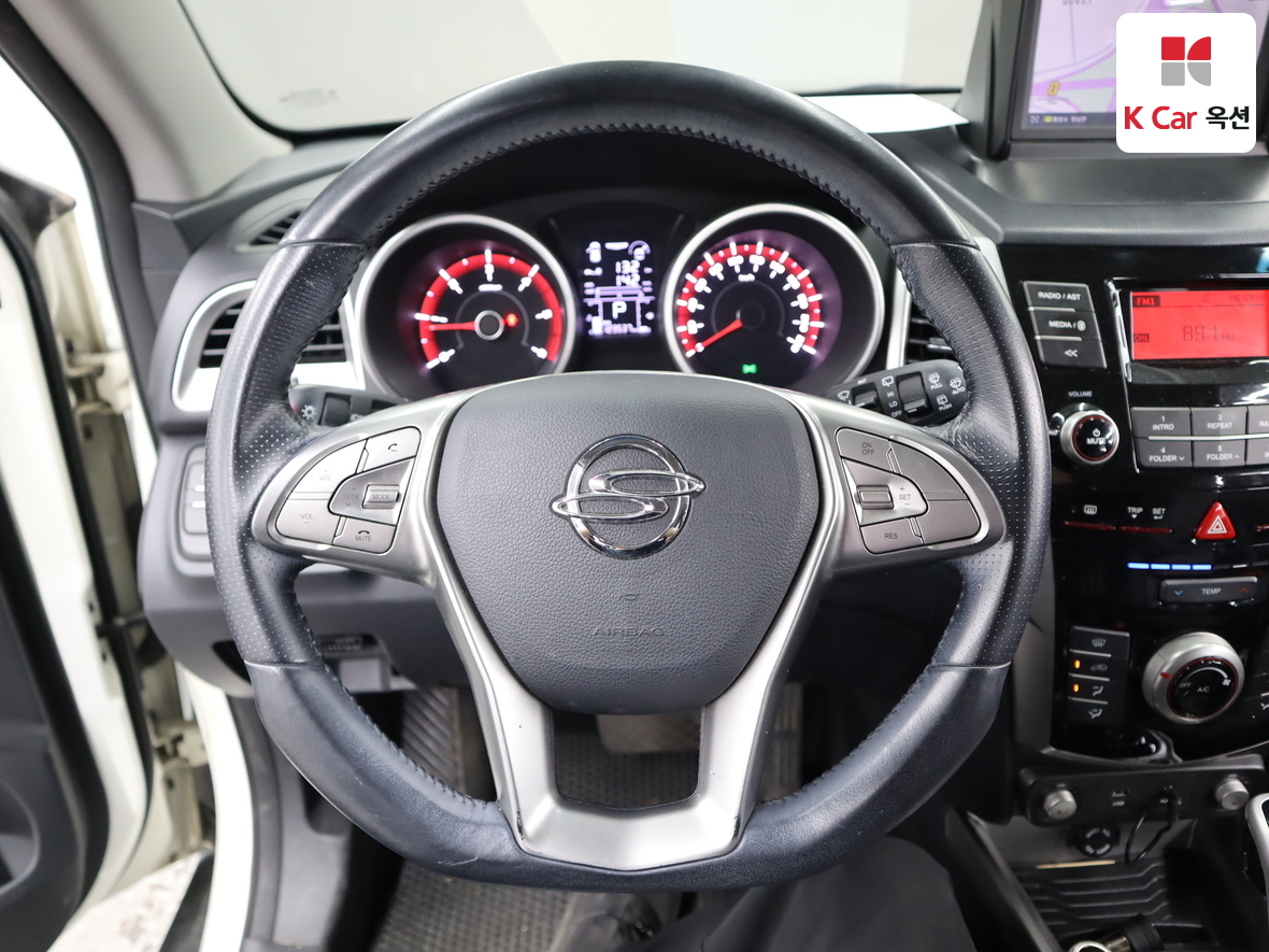 KG Mobility Tivoli 2016 - Image 10