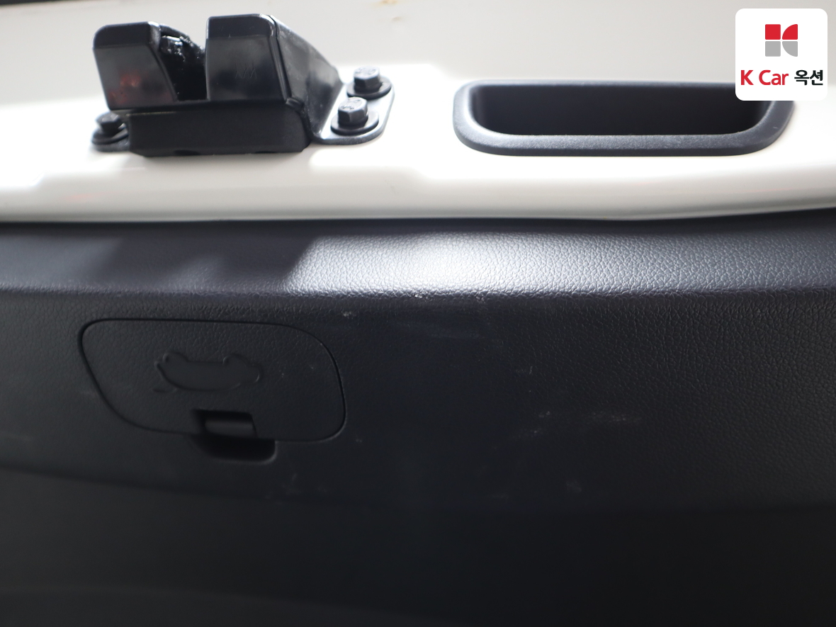 KG Mobility Tivoli 2016 - Image 27