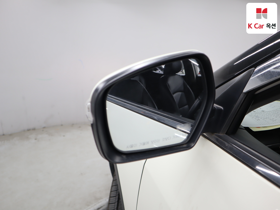 KG Mobility Tivoli 2016 - Image 22