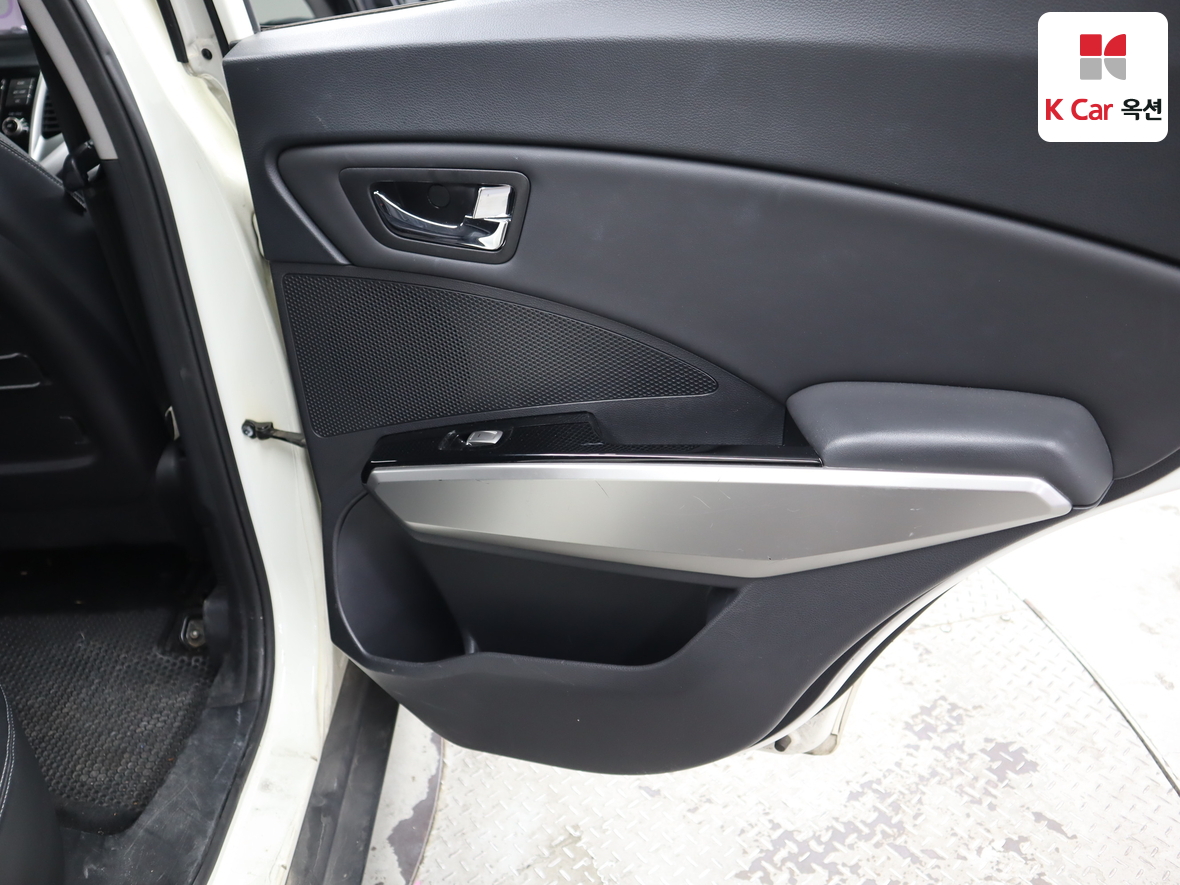 KG Mobility Tivoli 2016 - Image 28