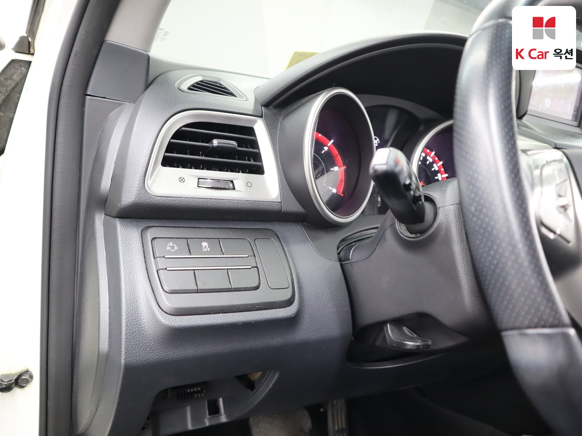 KG Mobility Tivoli 2016 - Image 9