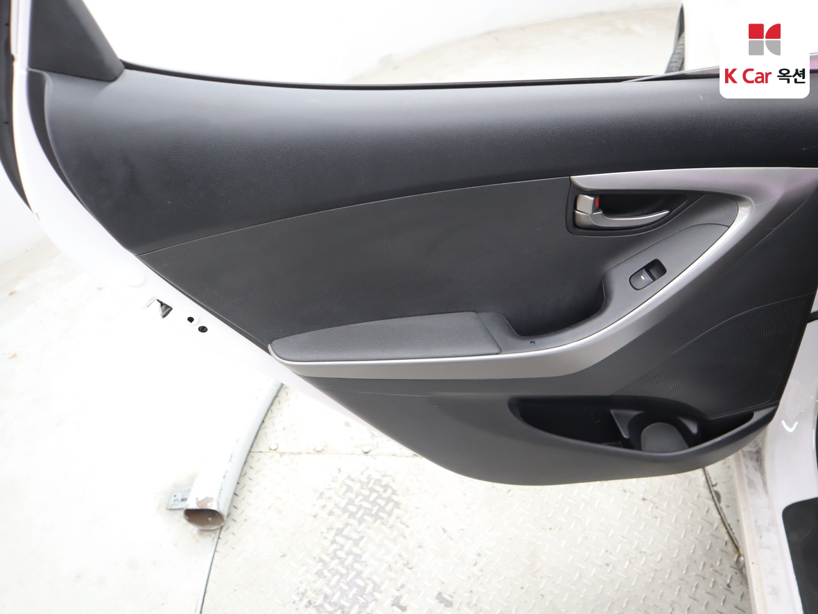 Hyundai Elantra 2012 - Image 23