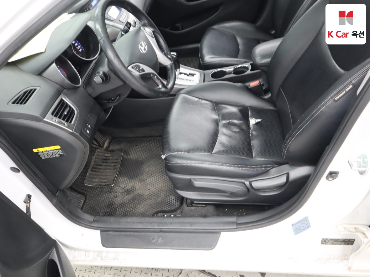 Hyundai Elantra 2012 - Image 17